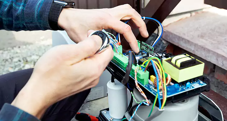 Automatic Driveway Gate Repair in Warrington, FL