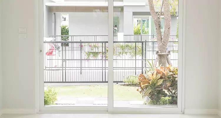 Balcony Screen Door Repair in Warrington, FL