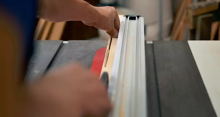 Bifold Door Seal Repair in Warrington, FL