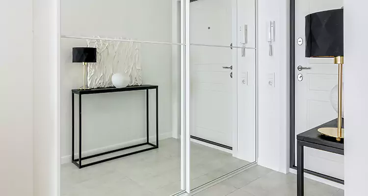 Mirrored Bifold Closet Doors Repair in Warrington, FL