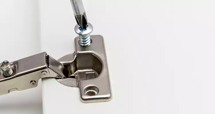 Screen Door Hinge Repair in Warrington, FL