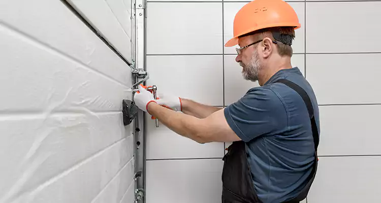 Emergency Garage Door Repair in Warrington, FL