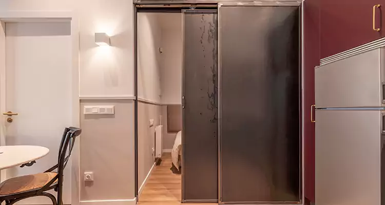 We Fix Closet Sliding Door in Warrington, FL