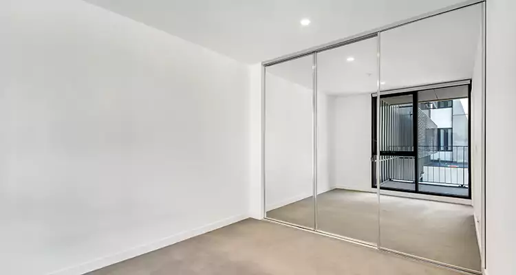 Why Homeowners Choose Us for Sliding Mirror Door Replacement in Warrington, FL