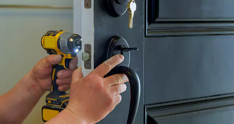 Comprehensive Door Lock Repair Services in Warrington, FL