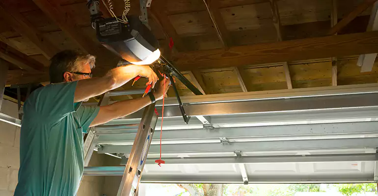 Chamberlain Garage Door Repair in Warrington, FL