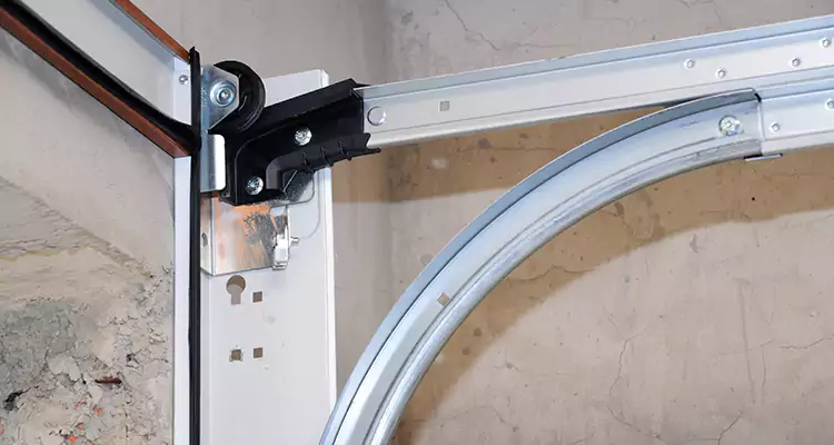 Maintain Liftmaster Garage Door Off Track in Warrington, FL