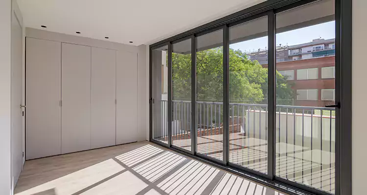 Fix Sliding Screen Door Track in Warrington, FL